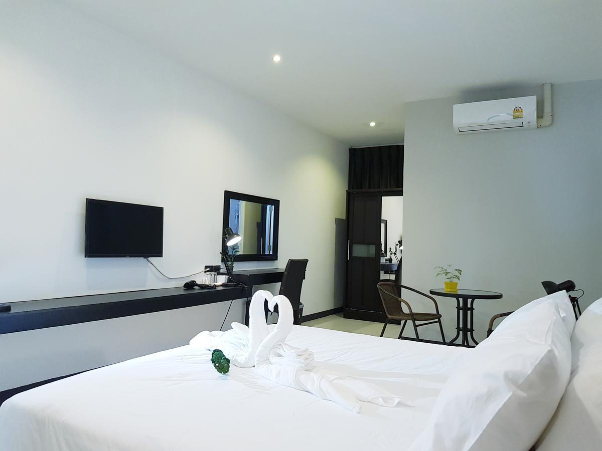 Azz Hotel Chiang Mai Exterior photo