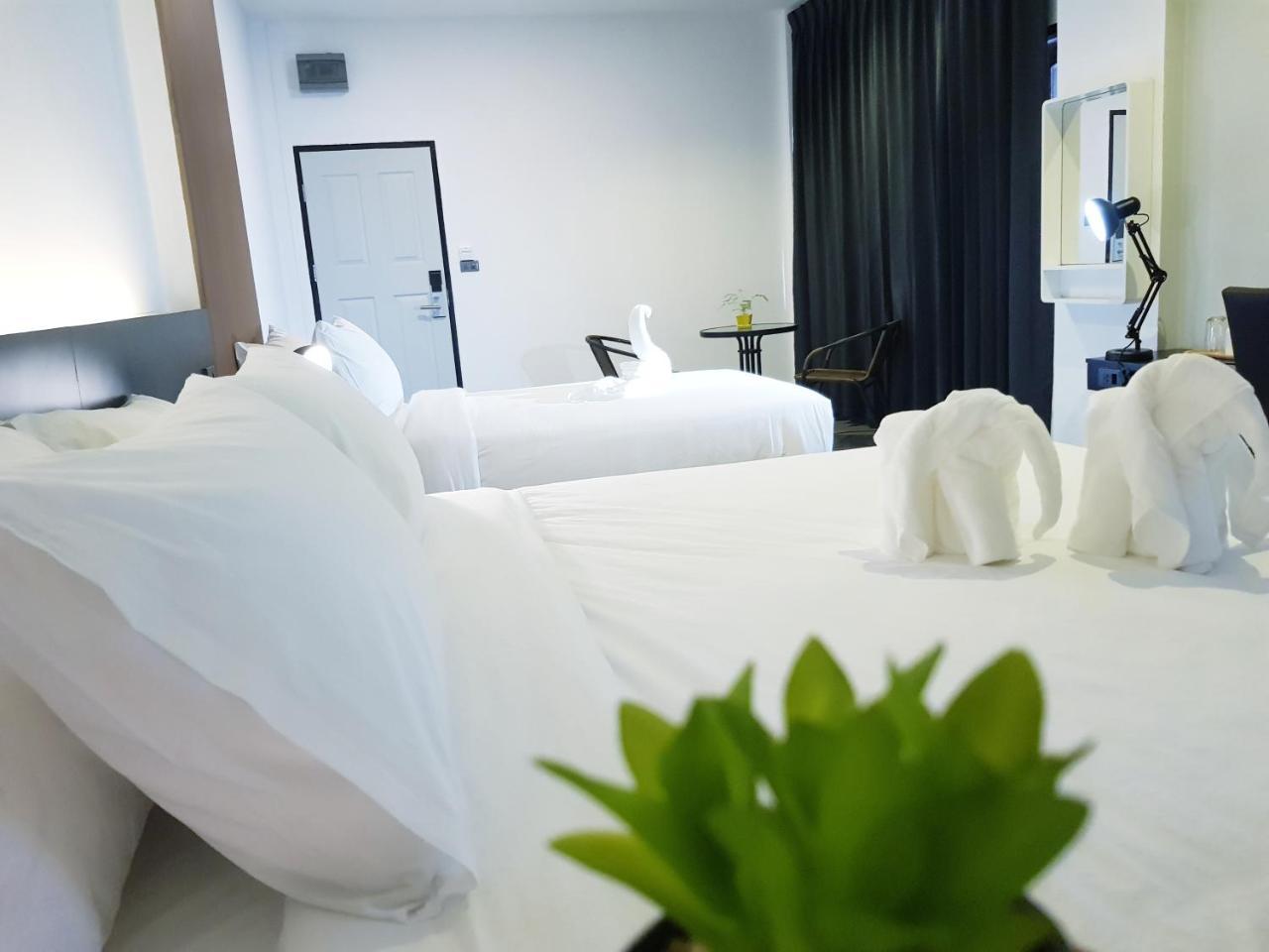 Azz Hotel Chiang Mai Exterior photo