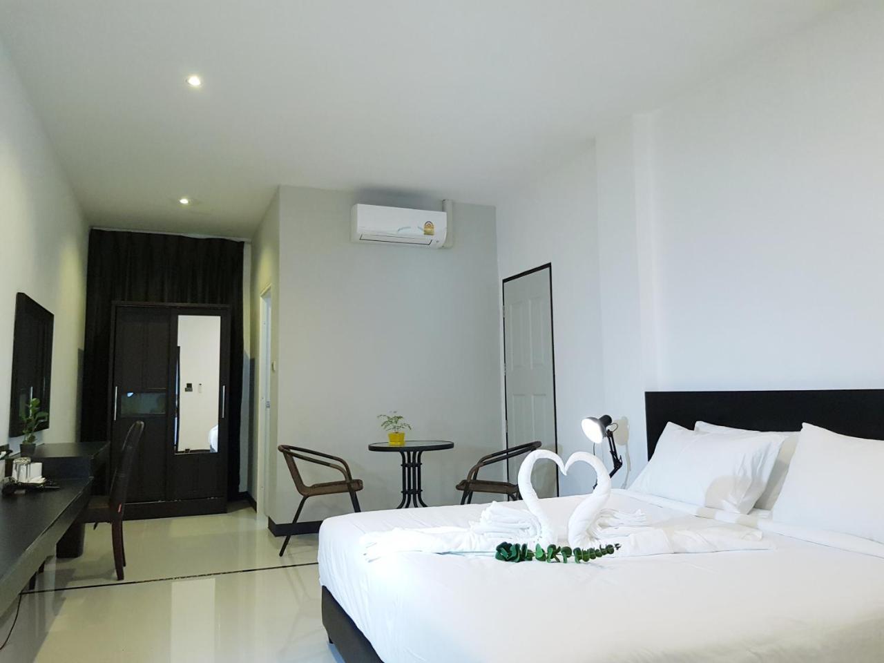 Azz Hotel Chiang Mai Exterior photo