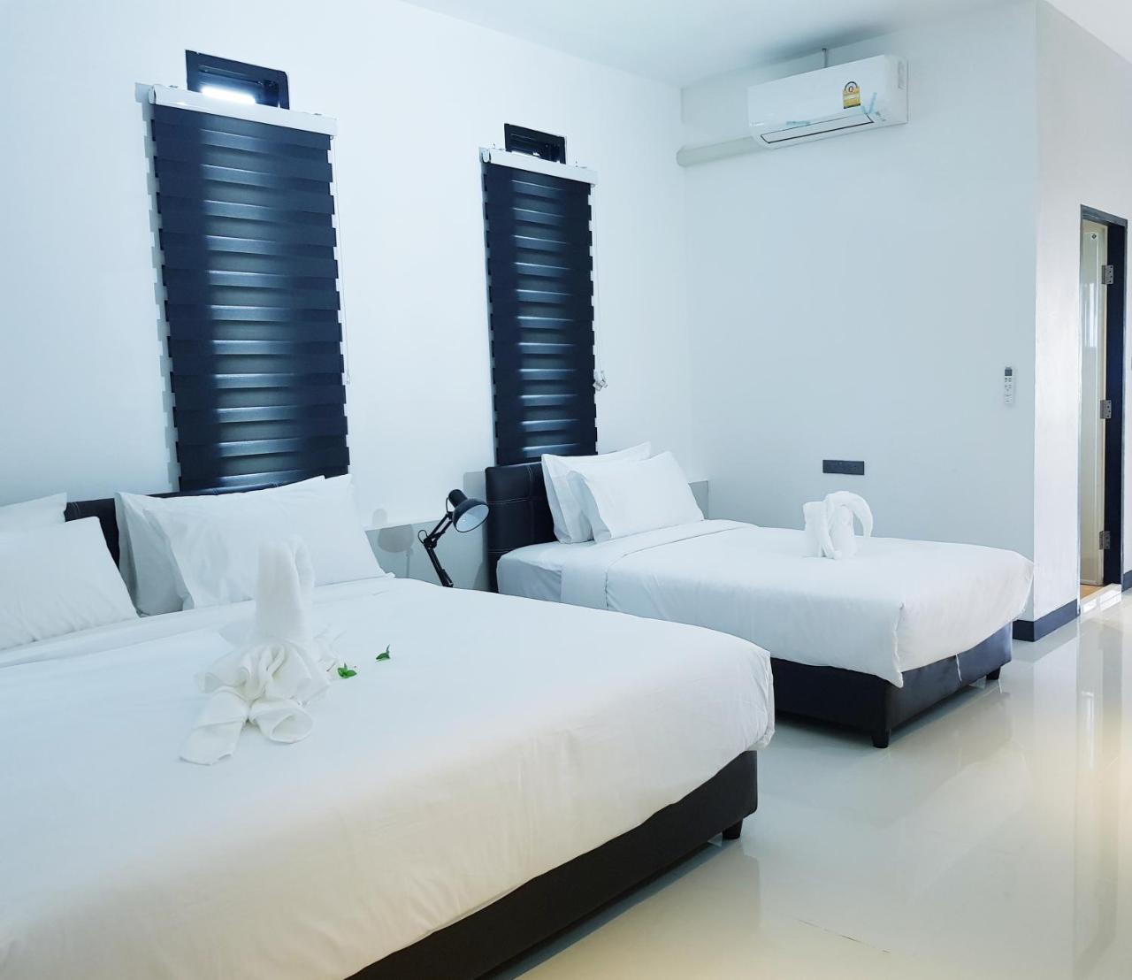 Azz Hotel Chiang Mai Exterior photo