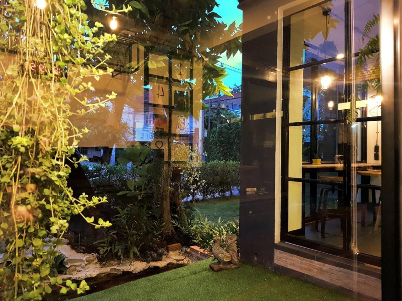 Azz Hotel Chiang Mai Exterior photo